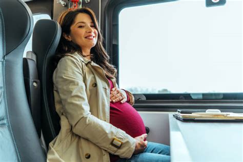 femme enceinte train